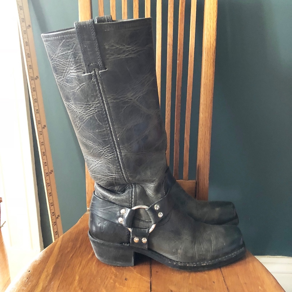 Frye Harness 15R in unusual Gray